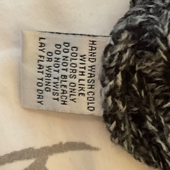 Women’s XL short sleeve cowl sweater - Picture 5 of 8